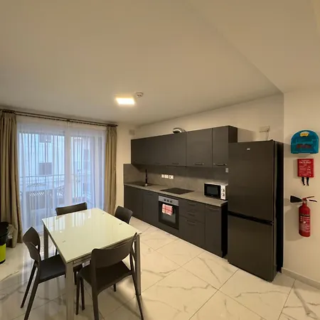 Spacious 2br With Terrace - By Hostmt Apartamento St. Paul's Bay