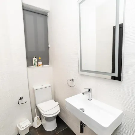 Apartamento Spacious 2br With Terrace - By Hostmt