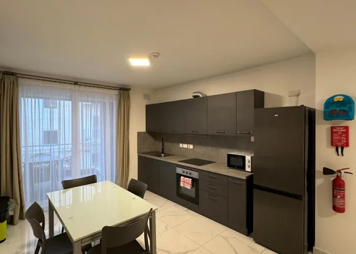 Spacious 2br With Terrace - By Hostmt Apartman San Pawl il-Baħar