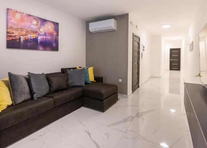 Spacious 2br With Terrace - By Hostmt San Pawl il-Baħar