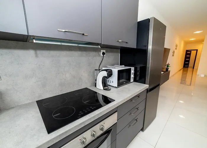 Apartman Spacious 2br With Terrace - By Hostmt