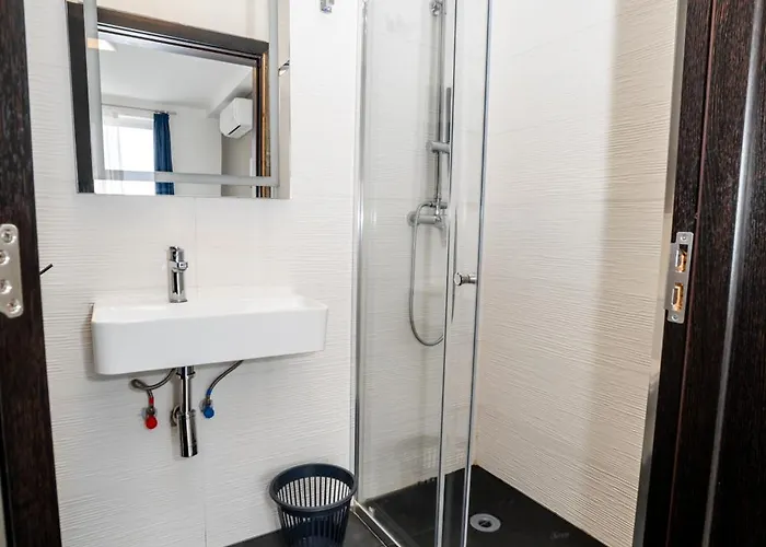 Spacious 2br With Terrace - By Hostmt