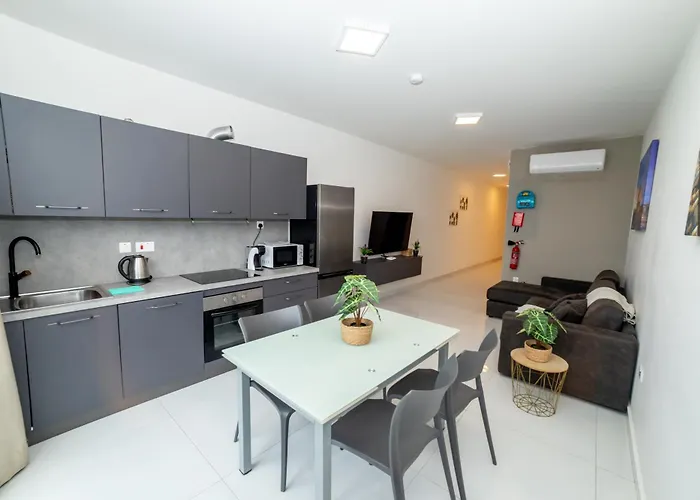 Spacious 2br With Terrace - By Hostmt *