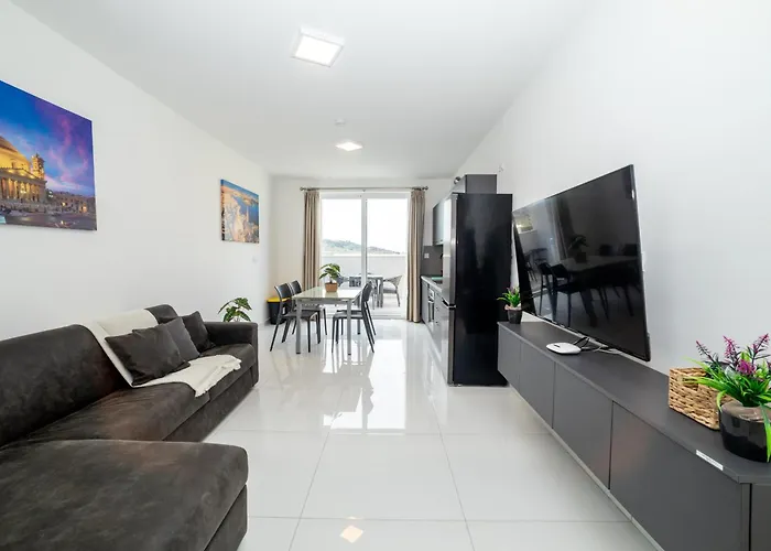 Spacious 2br With Terrace - By Hostmt San Pawl il-Baħar