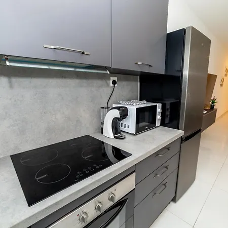 Appartamento New And Modern In Bugibba, Great Location