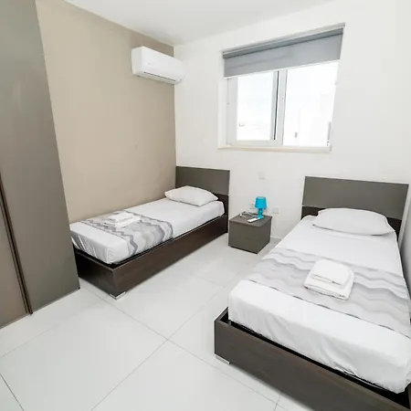 Daire Spacious 2br With Terrace - By Hostmt St. Paul's Bay